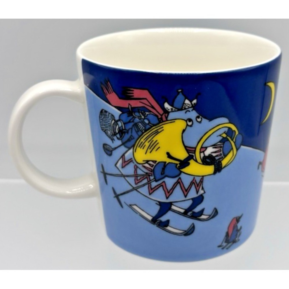 Moomin Mug 2009 "Christmas Surprise" Ski Tuba Gifts Arabia Finland NWOB